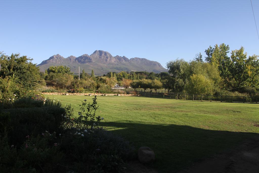 Aan De Vliet Guest House Stellenbosch Exterior photo